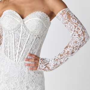 ACC115 - LACE GAUNTLET WITH BEADED EDGE