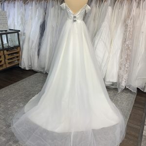 SK1021 - DETACHABLE SKIRT FOR BACK OF GOWN
